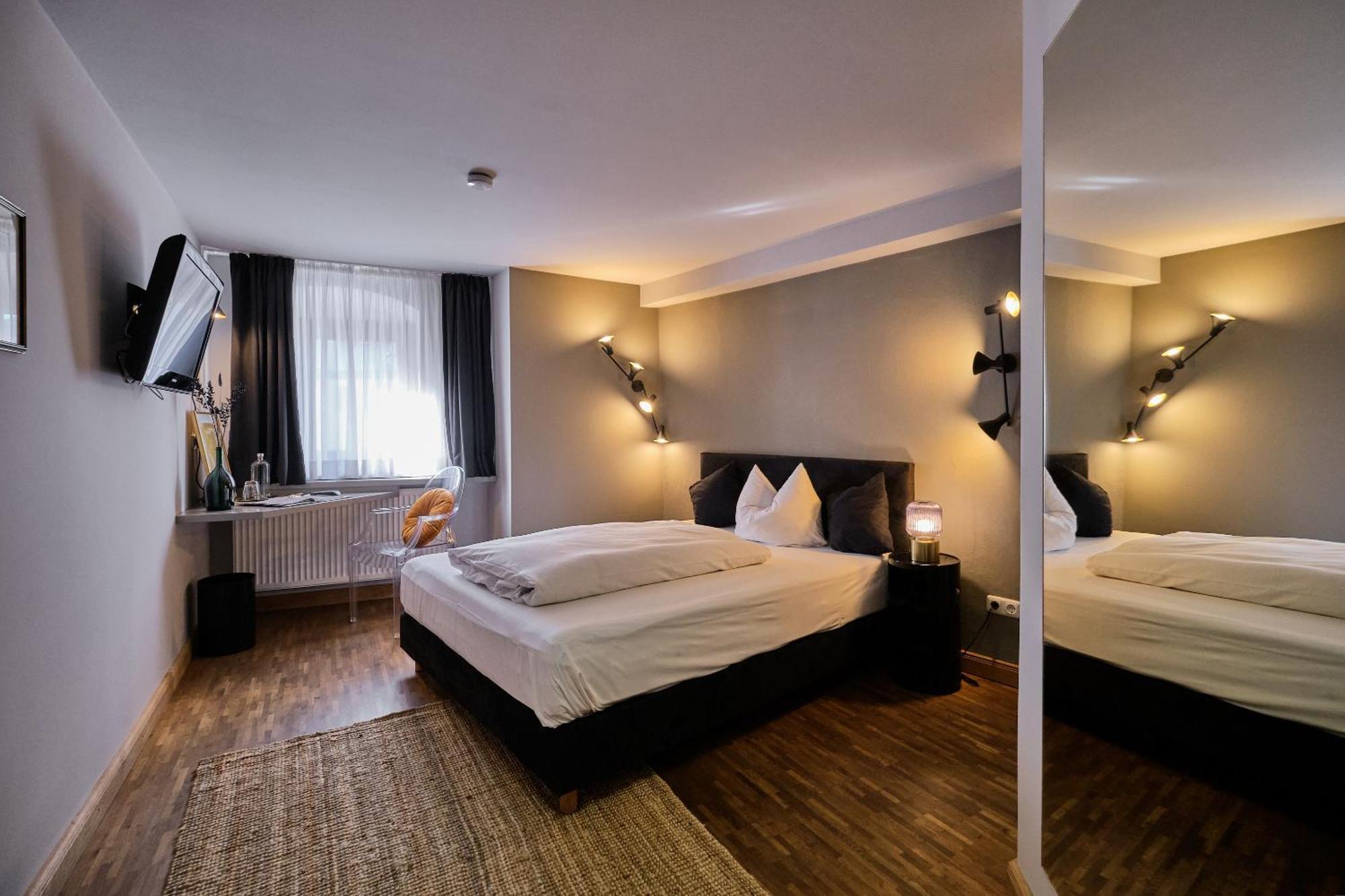Hotel Roter Hahn Регенсбург Екстер'єр фото