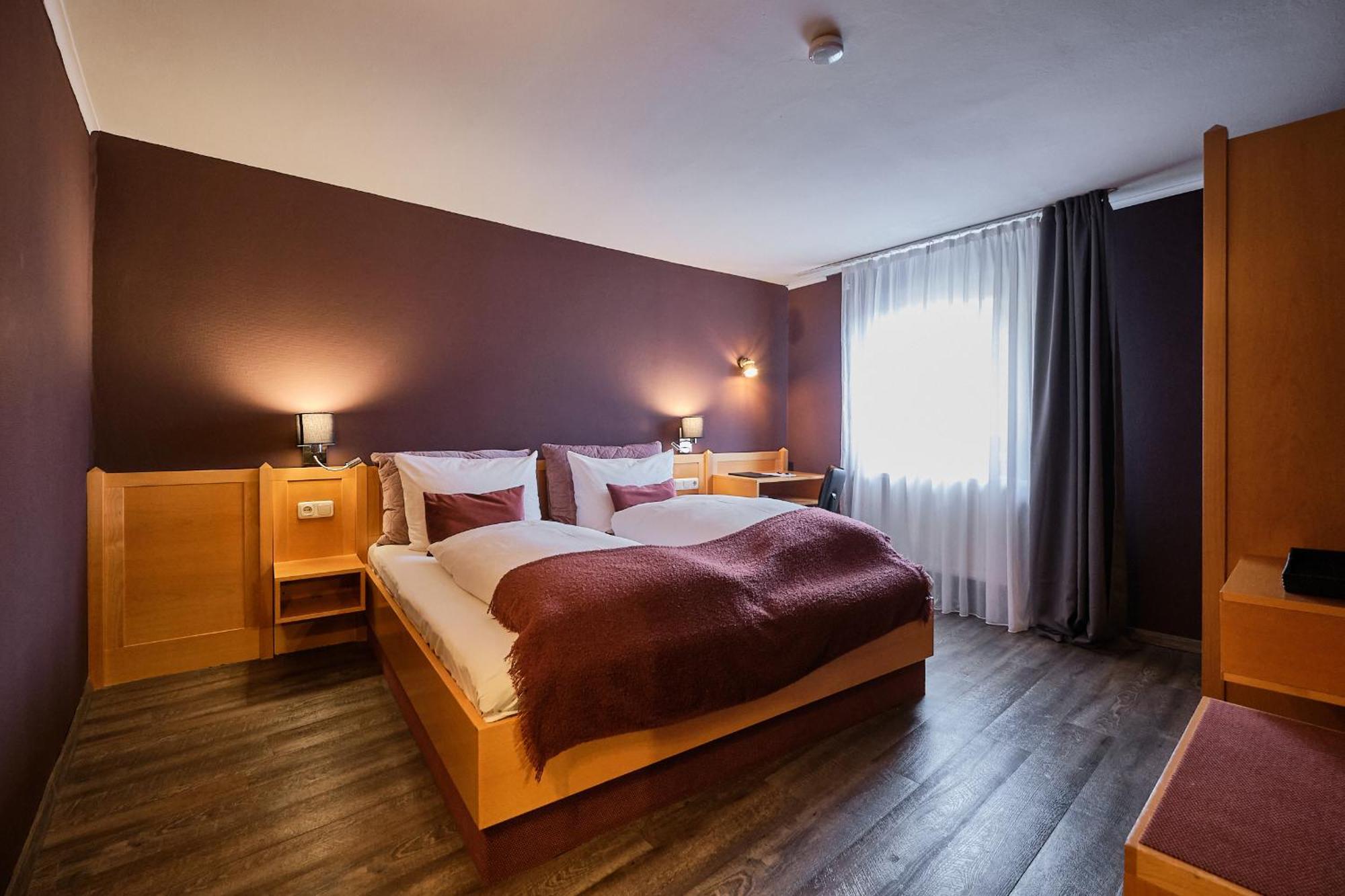 Hotel Roter Hahn Регенсбург Екстер'єр фото