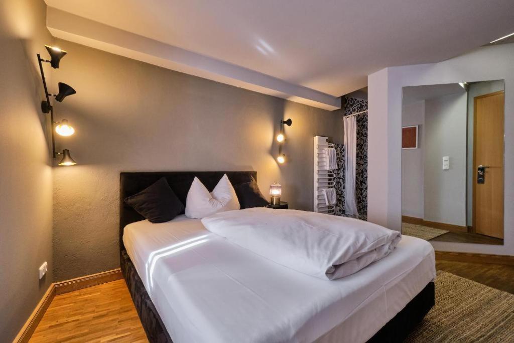 Hotel Roter Hahn Регенсбург Екстер'єр фото